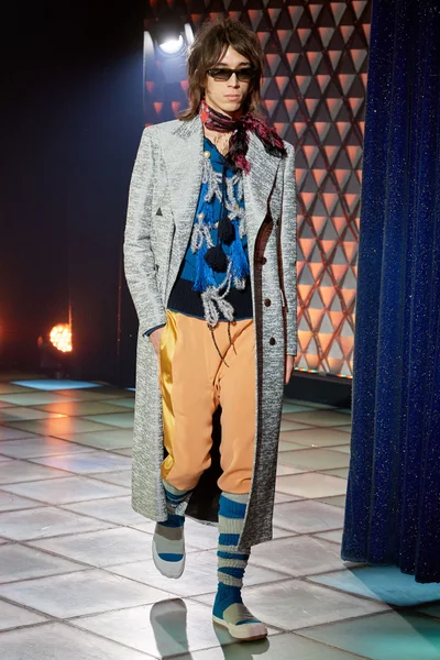 Look 4